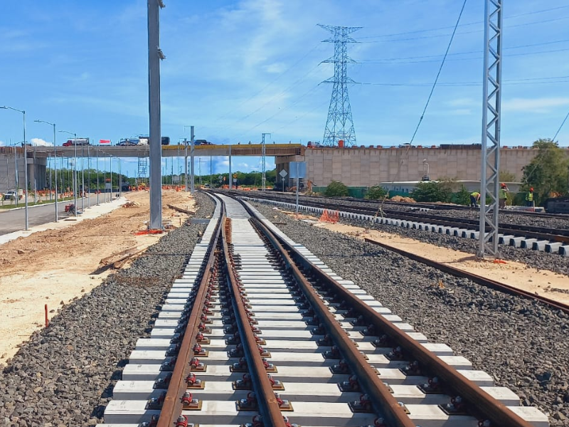 Aprietan paso para terminar estación del Tren Maya en Teya