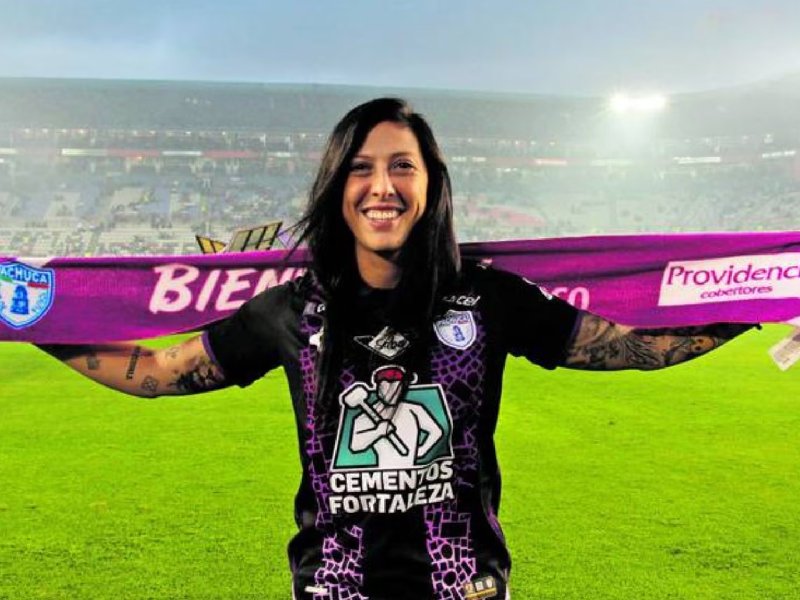 Jennifer Hermoso; recibida con honores en México