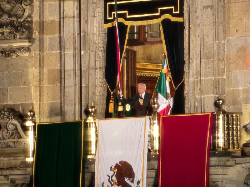 ‘Que viva el amor’, exclamó AMLO durante el Grito de Independencia 2023