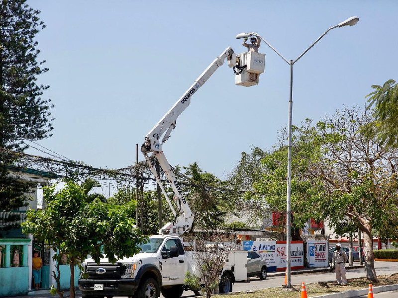Avanza cobertura con lámparas ahorradoras