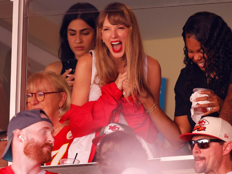 Taylor Swift 24 hrs.