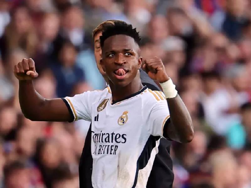 Vinicius renueva con el Real Madrid hasta 2027