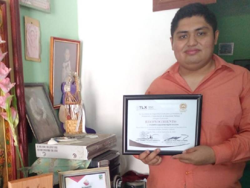 Brilla poeta yucateco, España lo condecorará