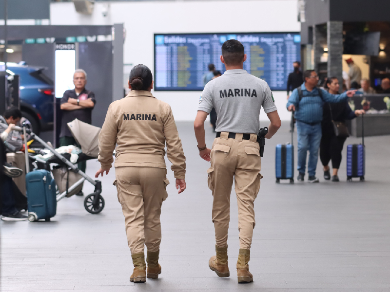 Formaliza y asume Marina control total del AICM