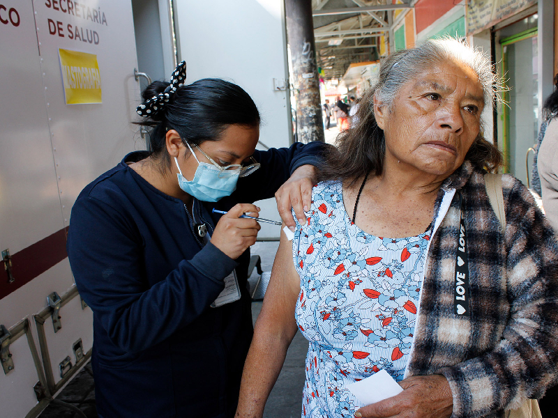 Anuncian campaña de vacunación vs covid e influenza en CDMX