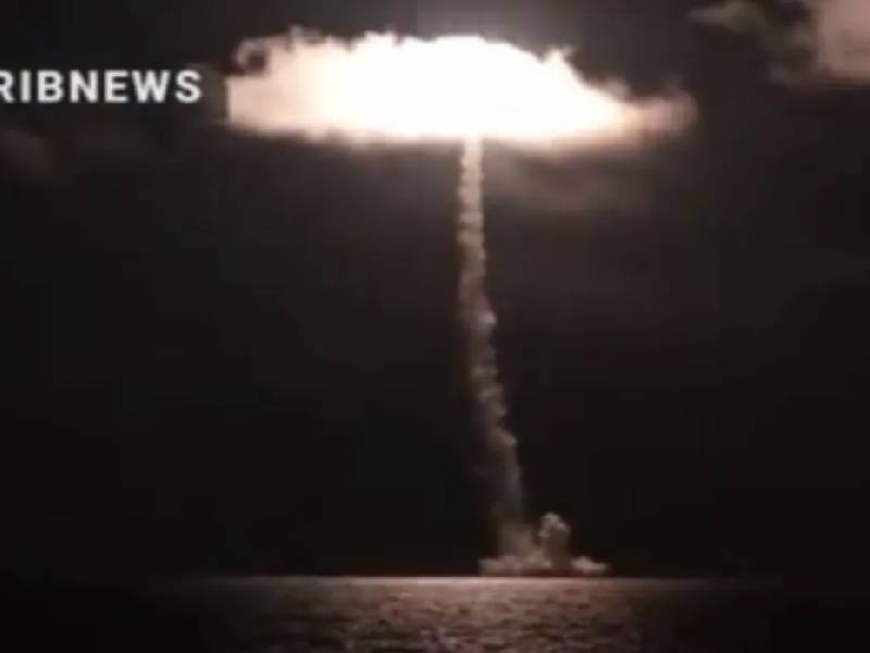 Llega submarino nuclear de EU a Medio Oriente