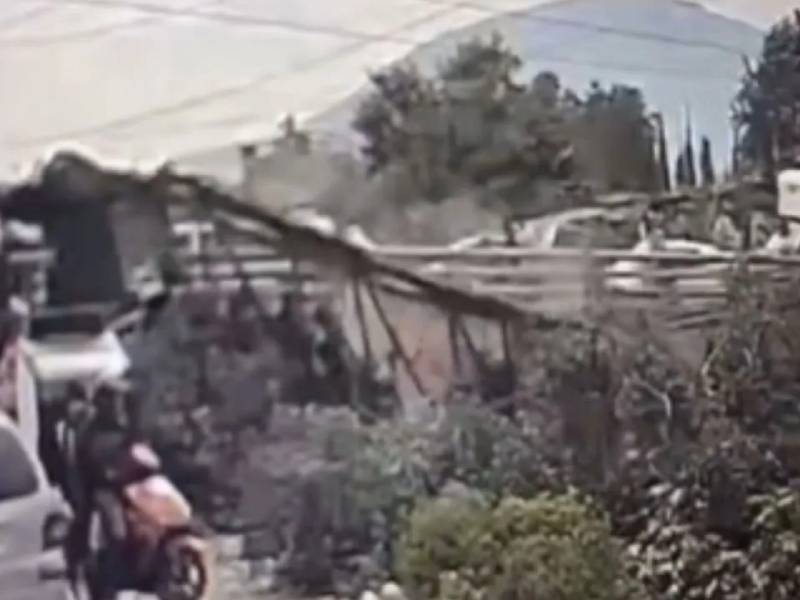Video: Captan el momento exacto de la caída del puente de Chimalhuacán