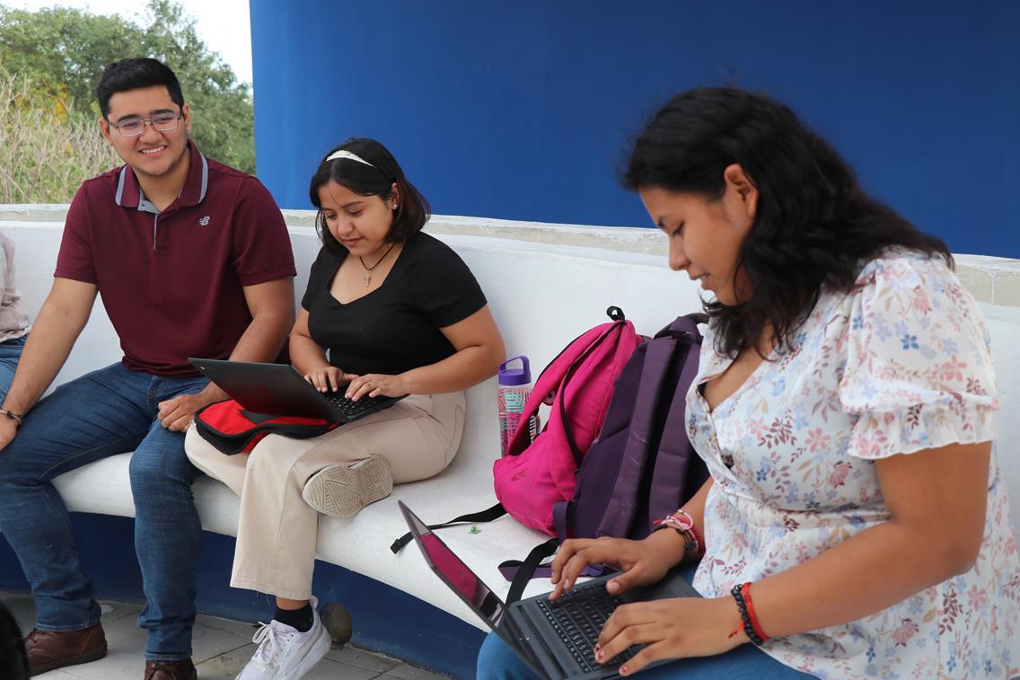 Descubre cómo aplicar a las becas Opportunity Funds y Fulbright-García Robles para estudiar en Estados Unidos. ¡Abiertas para estudiantes de Yucatán!