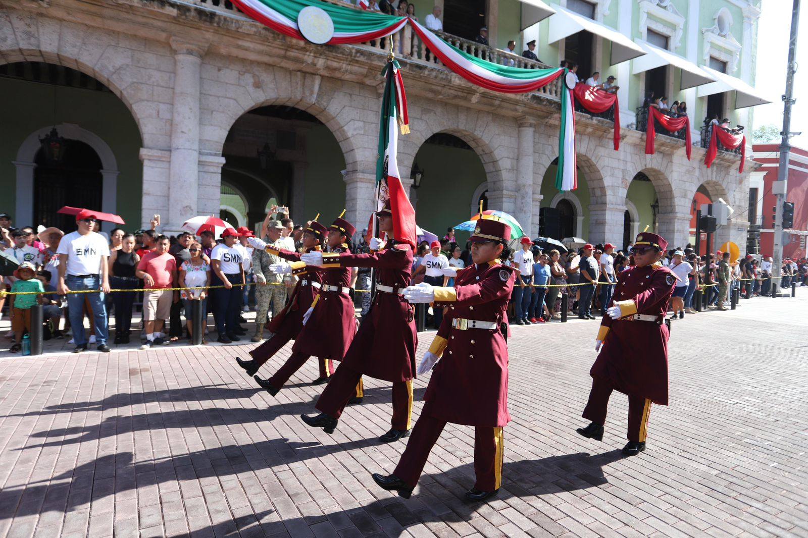 Escuelas ganadoras del Desfile Cívico Militar 2024 en Mérida, Yucatán. Premios en efectivo por destacada participación.