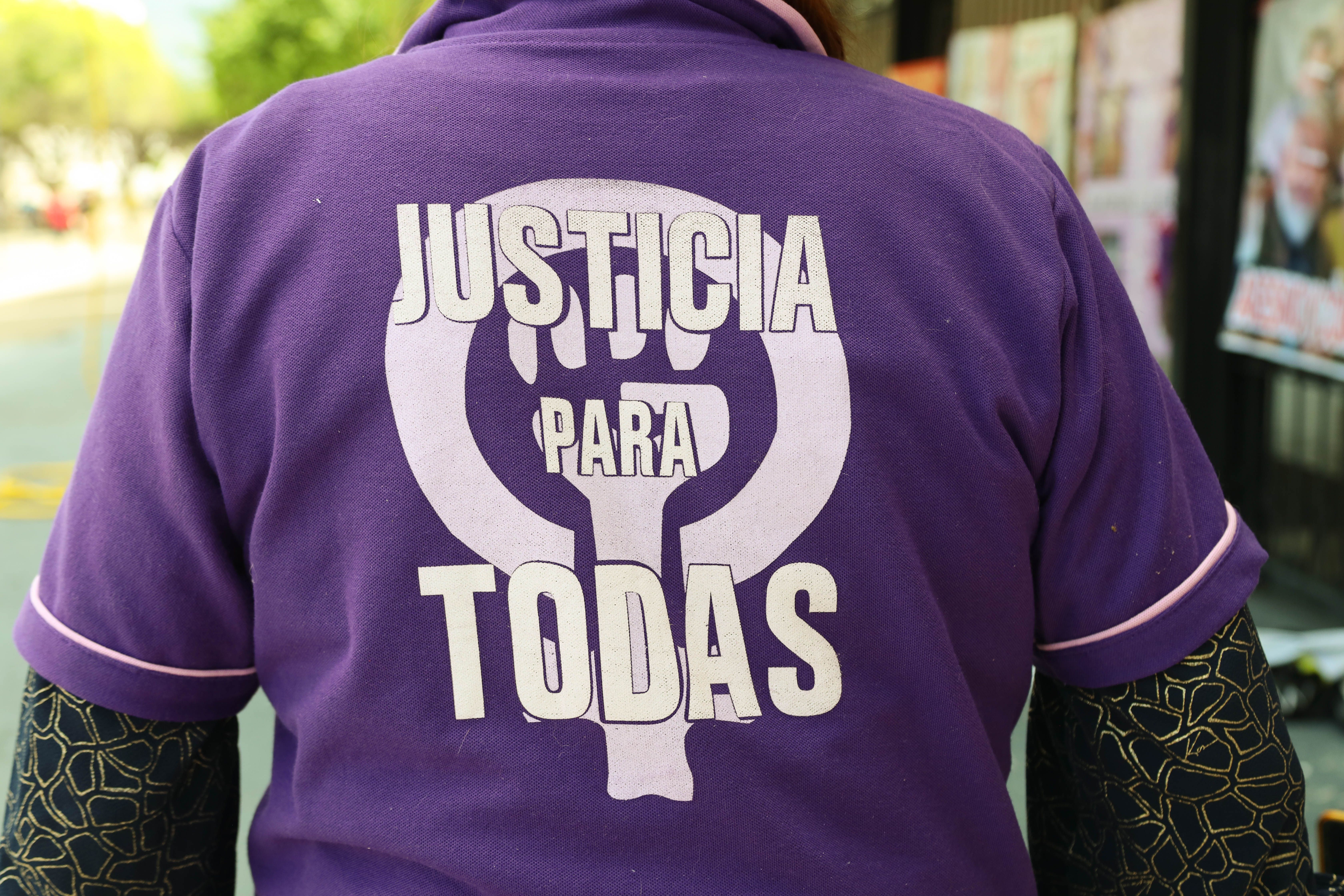 Imputan a D.J.C. por tentativa de feminicidio en Caucel, Mérida. Prisión preventiva dictada para proteger a la víctima y garantizar justicia.