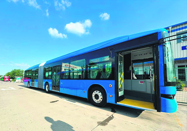 Sujeto alterado causa alerta en autobús de Mérida. La SSP interviene y descarta peligro tras revisar cámaras del C5i.