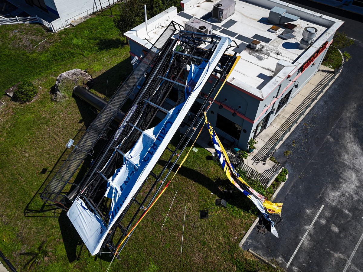 El huracán Milton causa destrucción en Florida, dejando al menos cuatro muertos, inundaciones y tornados mortales.