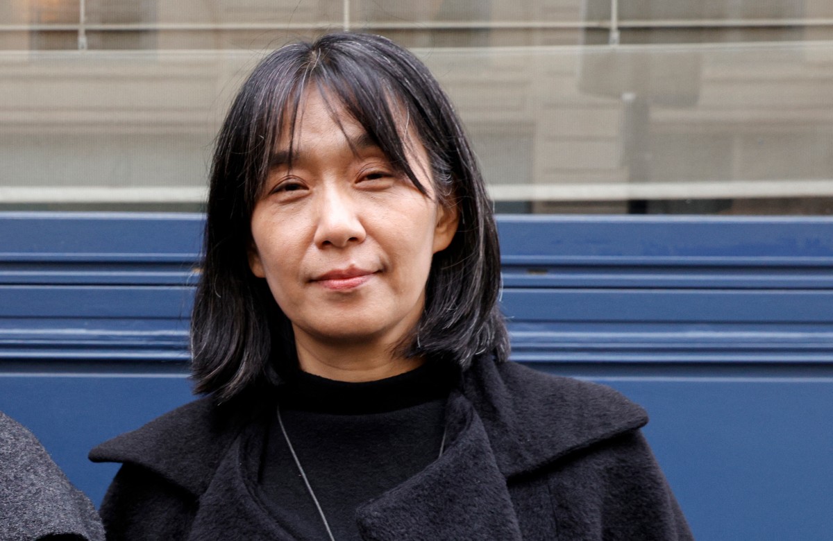 Han Kang, la primera asiática en ganar el Premio Nobel de Literatura, es reconocida por su prosa poética y su exploración del dolor humano.