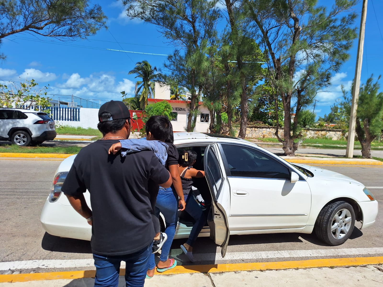 Continúa la búsqueda de Lázaro, pescador desaparecido tras el huracán Milton. La Marina intensifica esfuerzos mientras la familia espera
