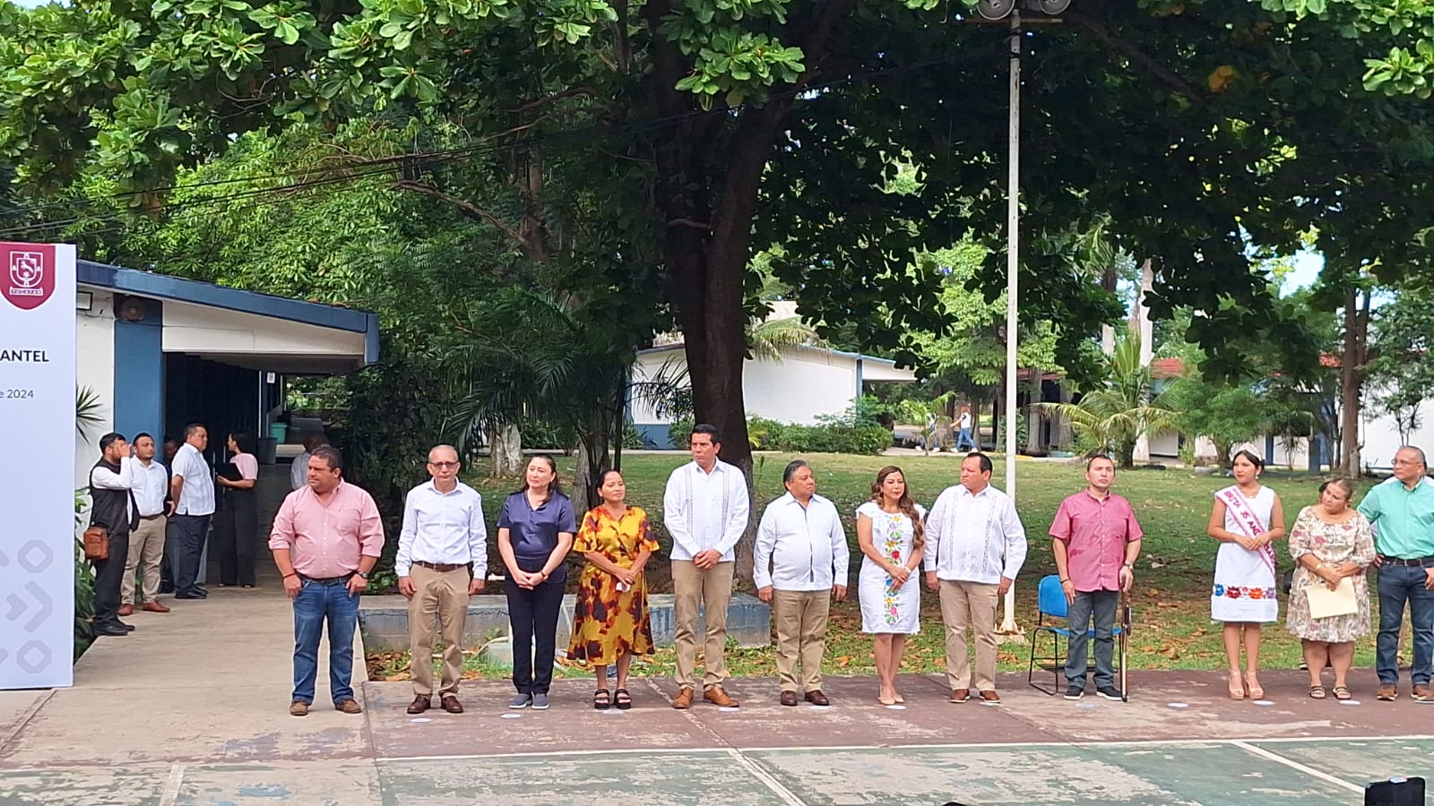 El gobernador Joaquín Díaz Mena celebra el 35 aniversario del COBAY Xoclán y anuncia mejoras en infraestructura educativa en Yucatán.
