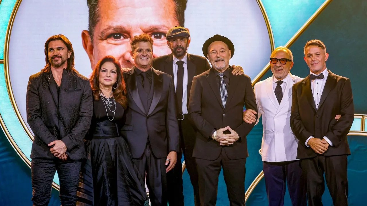 Descubre los momentos más icónicos de la 25ª edición de los Latin Grammy: premios, sorpresas y presentaciones inolvidables de la música latina.