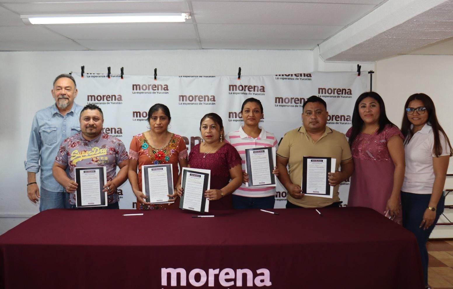 Regidores de PAN y Nueva Alianza en Tahdziú se suman a Morena, fortaleciendo la Cuarta Transformación en Yucatán y comprometiéndose con su Decálogo.