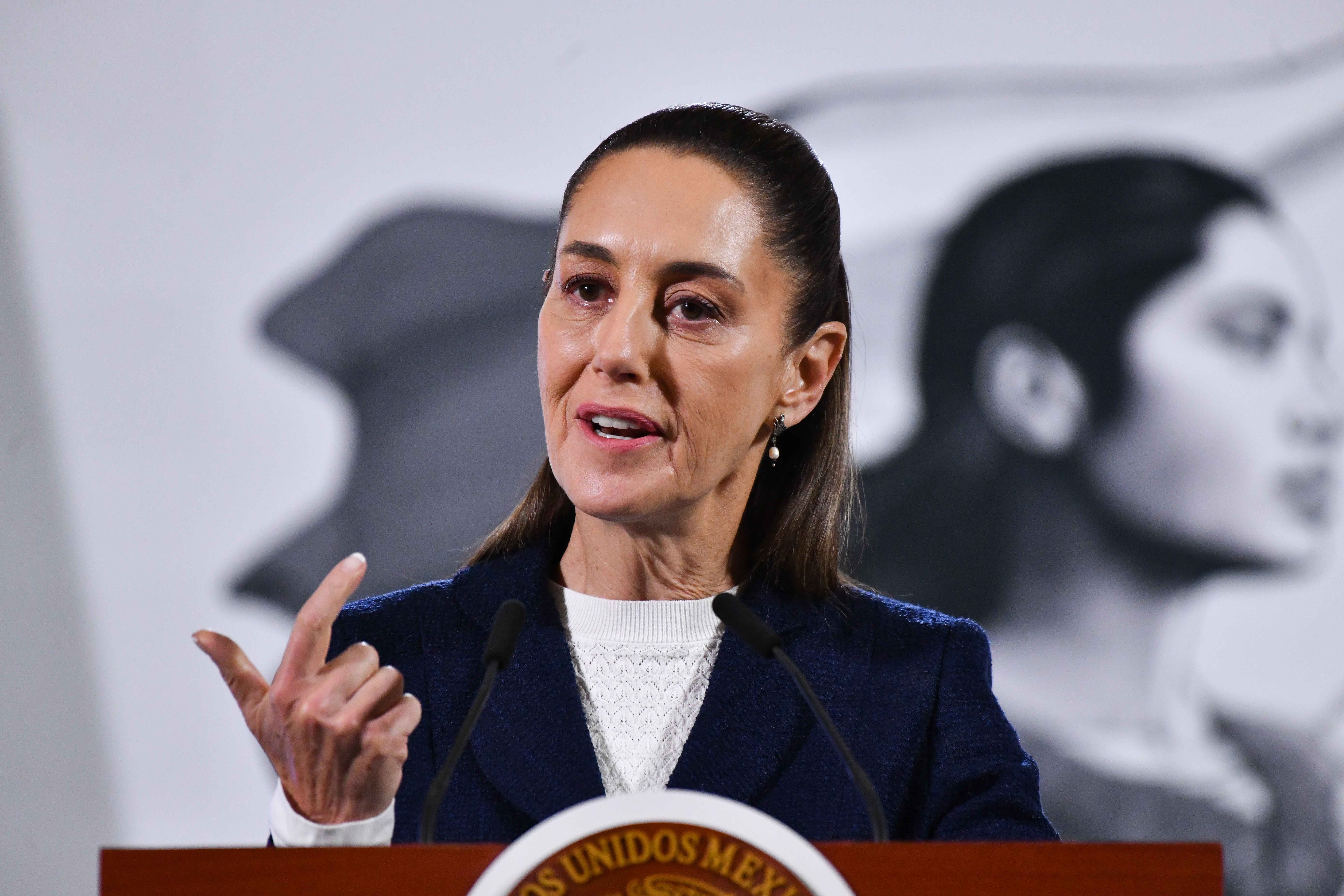 Claudia Sheinbaum pide al INE detallar cómo se gastarán los 7 mil millones asignados a la elección judicial. Transparencia en el uso de recursos.