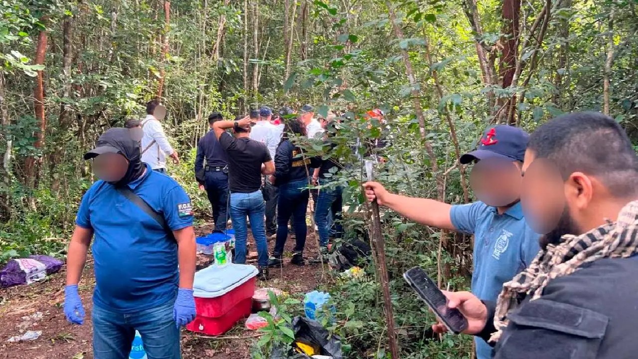 Hallan restos óseos en una narcofosa en Lázaro Cárdenas, Quintana Roo. Fragmentos datan de hace 4 años. Investigan identidad y posibles víctimas.