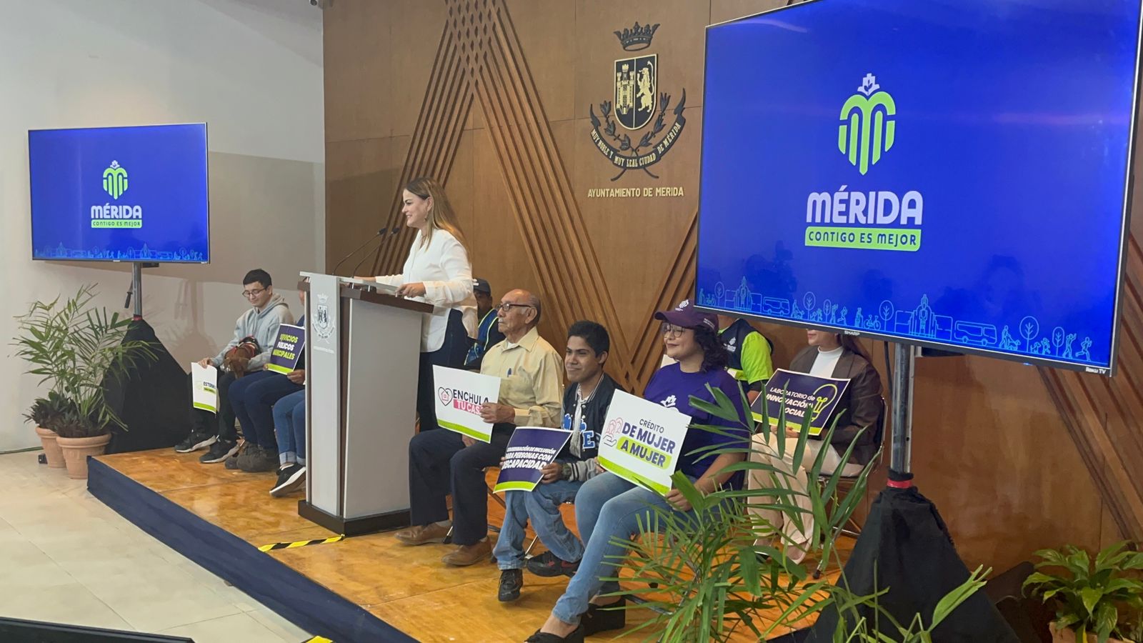 Cecilia Patrón, alcaldesa de Mérida, presenta avances en sus primeros 100 días de gobierno, destacando programas como "Cero Baches" y más.