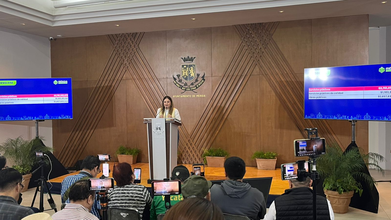 Más de 2,700 millones de pesos se destinarán a servicios públicos en Mérida en 2025, según anunció la alcaldesa Cecilia Patrón Laviada.