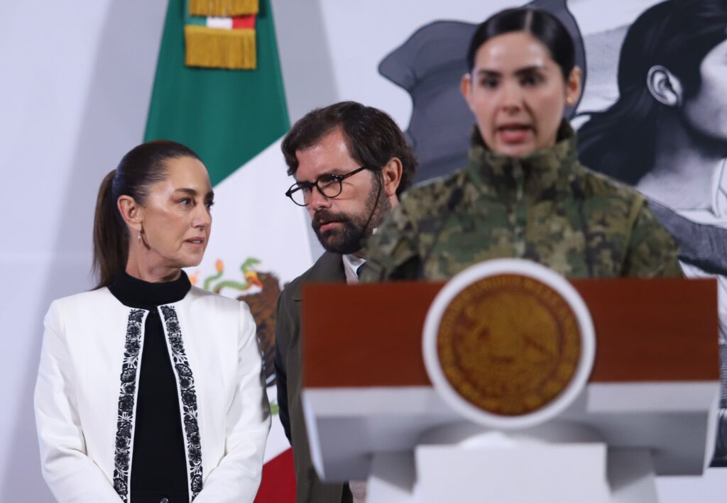 Claudia Sheinbaum desmintió un reportaje del NYT sobre la fabricación de fentanilo en Sinaloa y anunció una nueva campaña antidrogas.