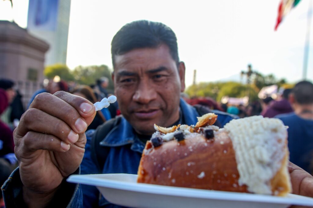 Recicla los muñequitos de la rosca de reyes para apoyar a infancias con cáncer y reducir la contaminación en México. ¡Haz la diferencia!