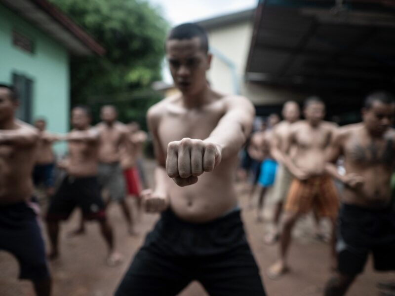 En la "Casa del Amor" de Birmania, drogadictos luchan contra su adicción con una rehabilitación que combina ejercicio, meditación y disciplina.