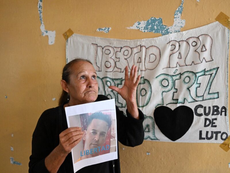 Foto: AFP/ Liset Fonseca, madre de Roberto Pérez, durante una entrevista en Cuba tras el inicio de la liberación de prisioneros como parte del acuerdo entre Cuba y EU
