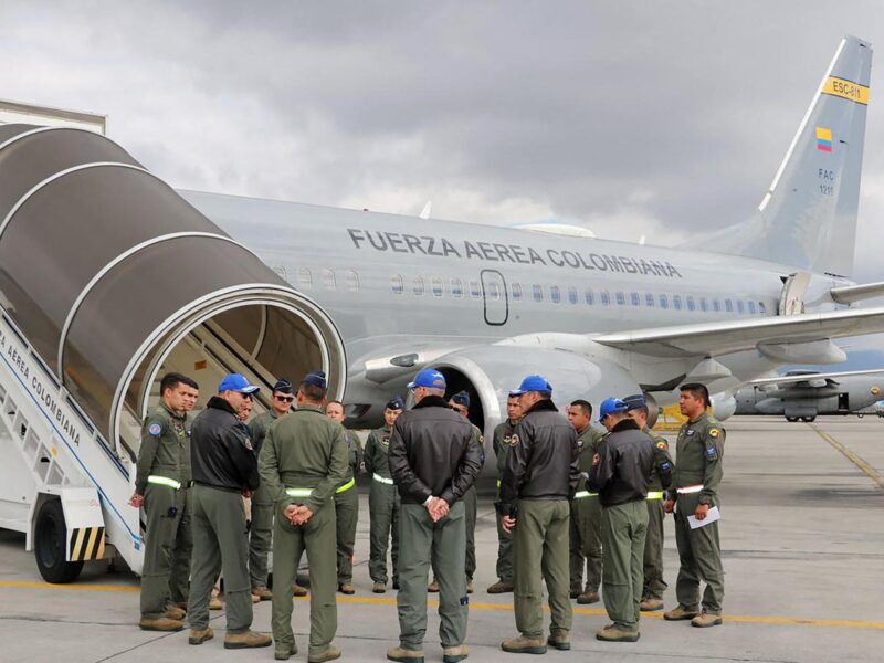 Colombia envía avión militar a San Diego para repatriar a 110 deportados tras tensiones con EE. UU. Respeto a los derechos, prioridad.