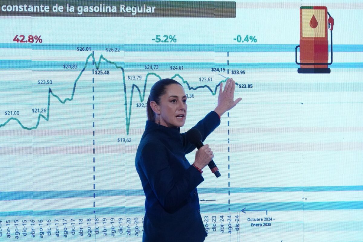 Claudia Sheinbaum reafirma su compromiso de no aumentar el precio de la gasolina, señalando márgenes justos entre $23 y $24 pesos por litro.