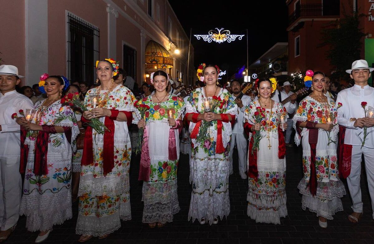Cecilia Patrón inicia los festejos por el 483 aniversario de Mérida con la tradicional Alborada, mañanitas y un espectacular programa cultural.
