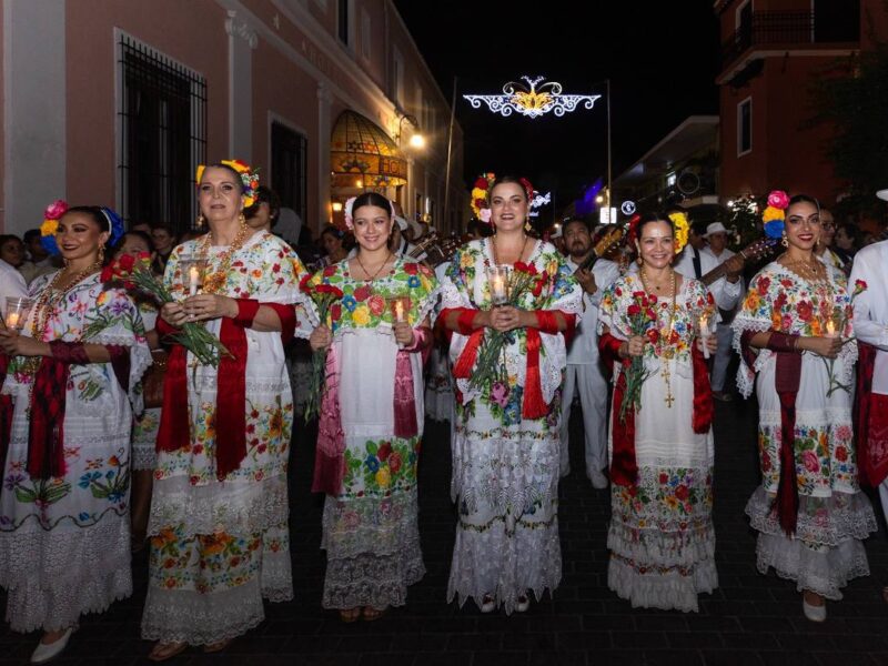 Cecilia Patrón inicia los festejos por el 483 aniversario de Mérida con la tradicional Alborada, mañanitas y un espectacular programa cultural.