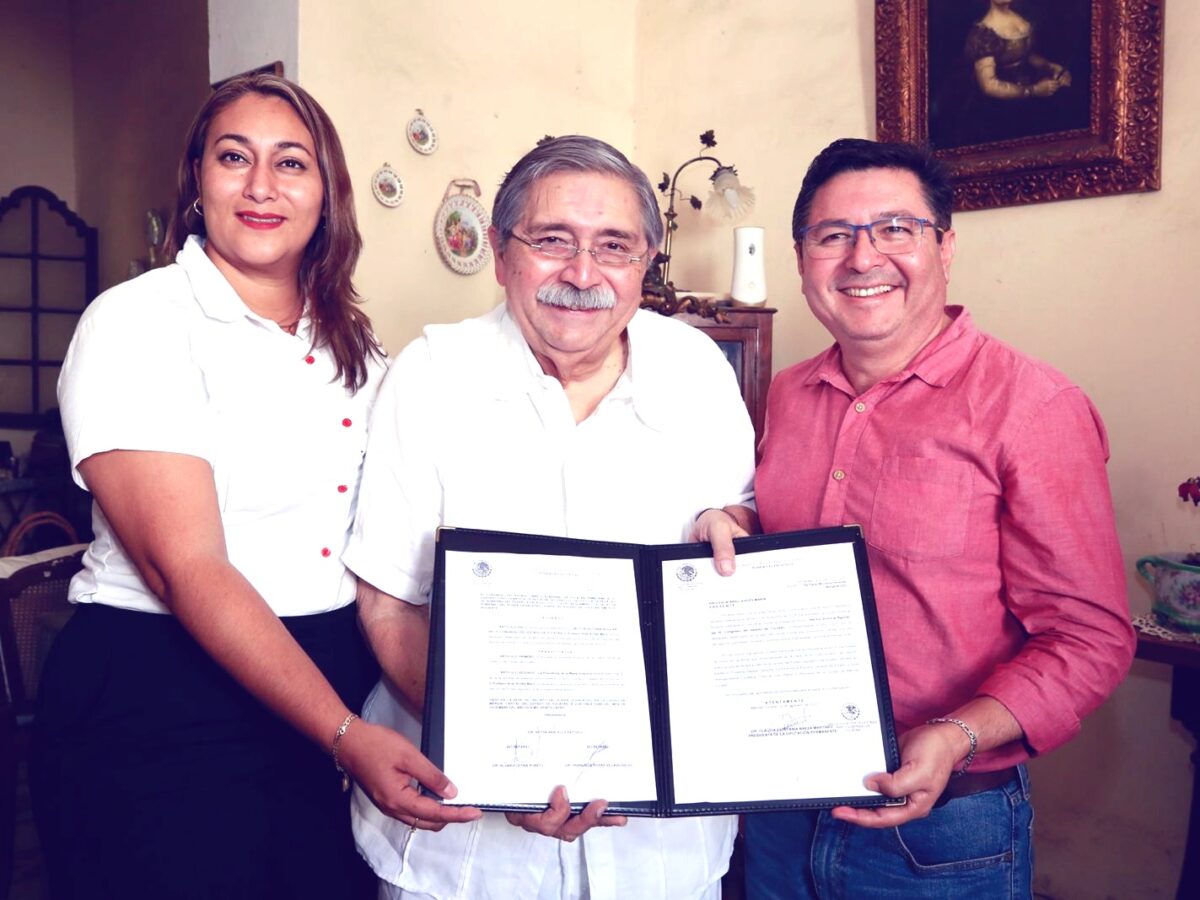Ariel Avilés Marín recibirá la Medalla “Héctor Victoria Aguilar” en febrero por sus aportes a la educación, cultura y periodismo en Yucatán.