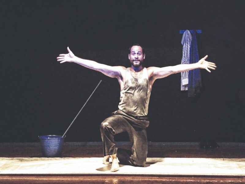 Descubre el Festival Internacional de Monólogos en Casa Tanicho, parte del Mérida Fest, que reúne a destacados exponentes del teatro unipersonal.