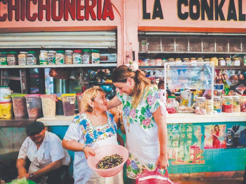 El Ayuntamiento de Mérida realiza operativos en colonias y comisarías para detectar casos de violencia contra las mujeres y promover la denuncia.