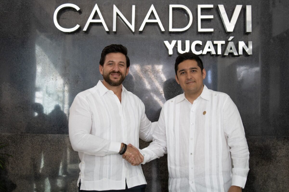 Mauricio Morales Greene es el nuevo presidente de CANADEVI Yucatán para el periodo 2025-2027, con un enfoque en el desarrollo y la promoción de la vivienda.