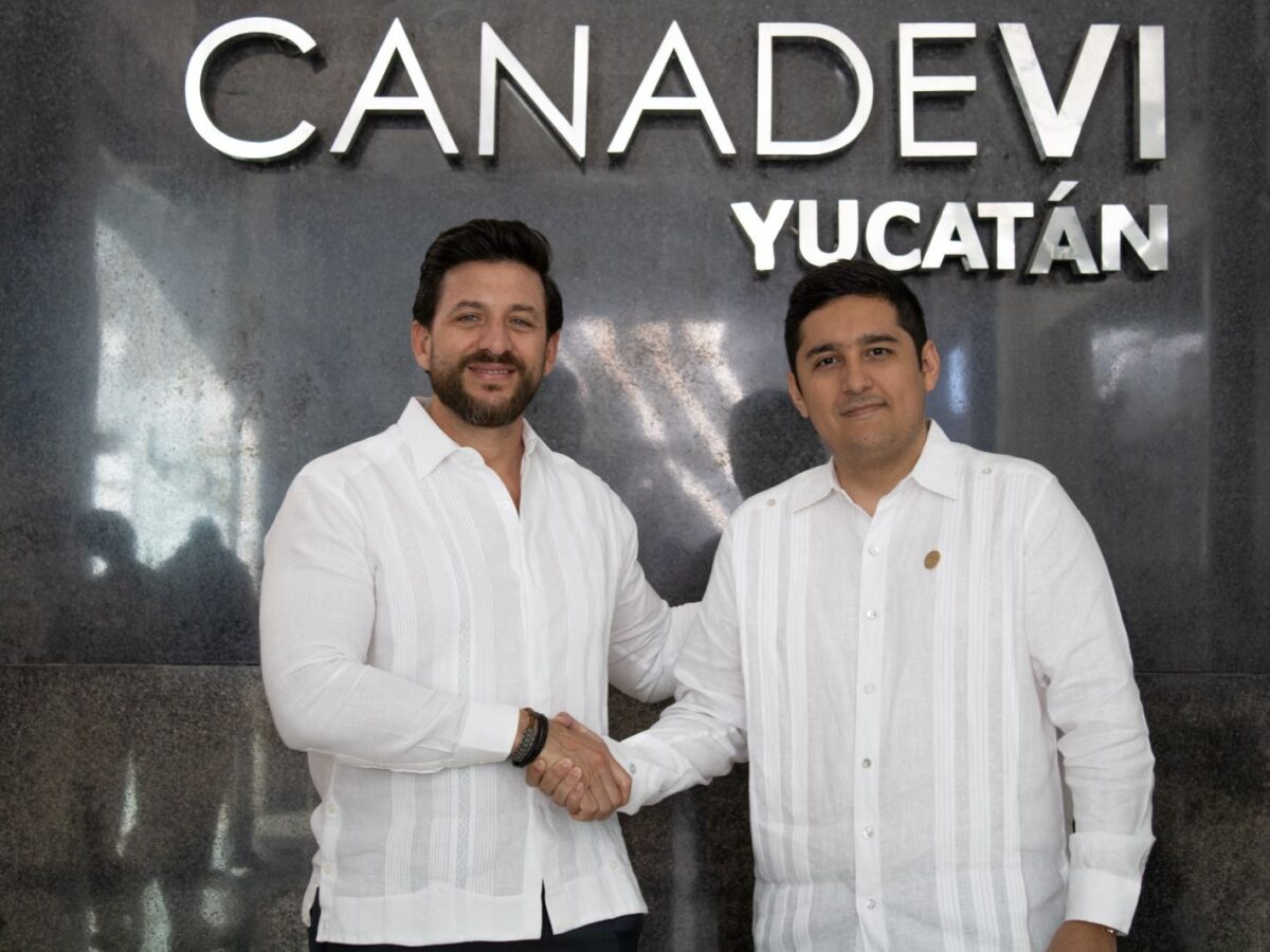 Mauricio Morales Greene es el nuevo presidente de CANADEVI Yucatán para el periodo 2025-2027, con un enfoque en el desarrollo y la promoción de la vivienda.