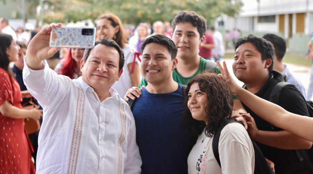 Gobierno de Yucatán firma 48 convenios con empresas y universidades para impulsar la capacitación y mejorar oportunidades laborales.