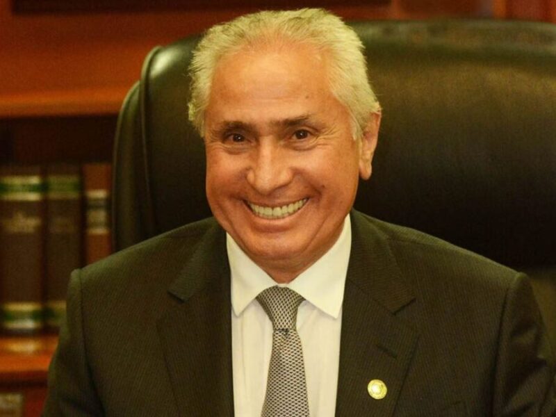 Fallece Joel Ayala, líder de la FSTSE, tras 30 años de dirigencia. Rosa Icela Rodríguez lamenta su muerte. Detalles de su trayectoria aquí.