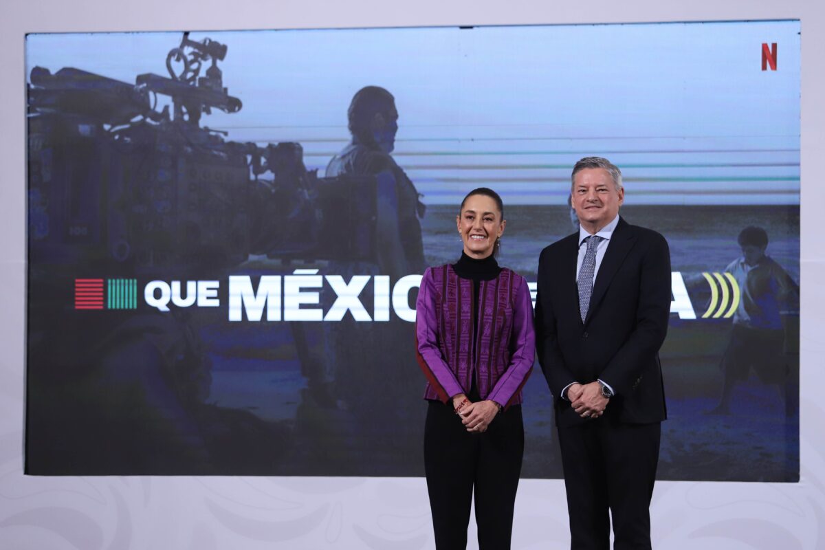 Netflix invertirá mil millones de dólares en México para la producción de series y películas, impulsando la industria audiovisual local.