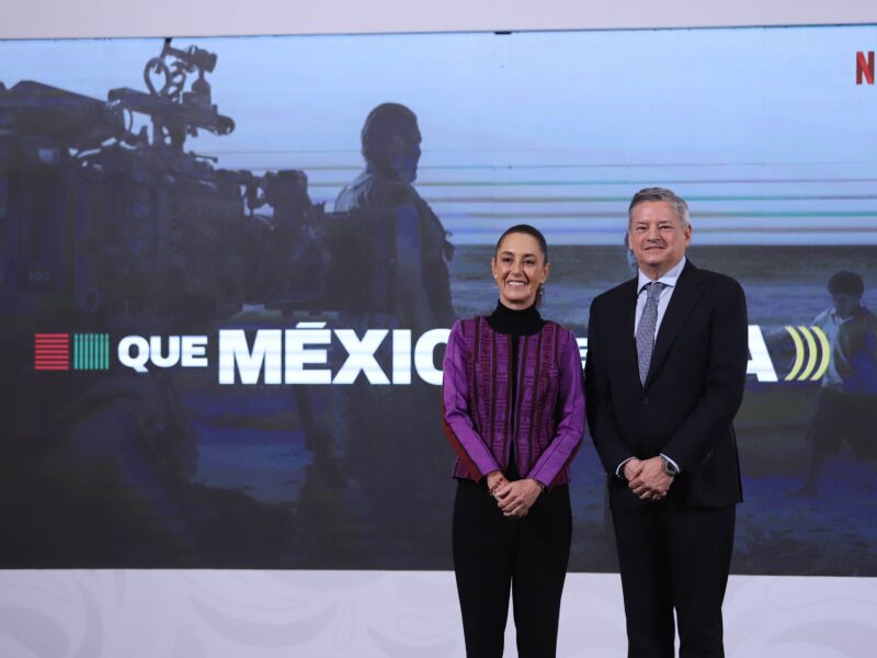 Netflix invertirá mil millones de dólares en México para la producción de series y películas, impulsando la industria audiovisual local.