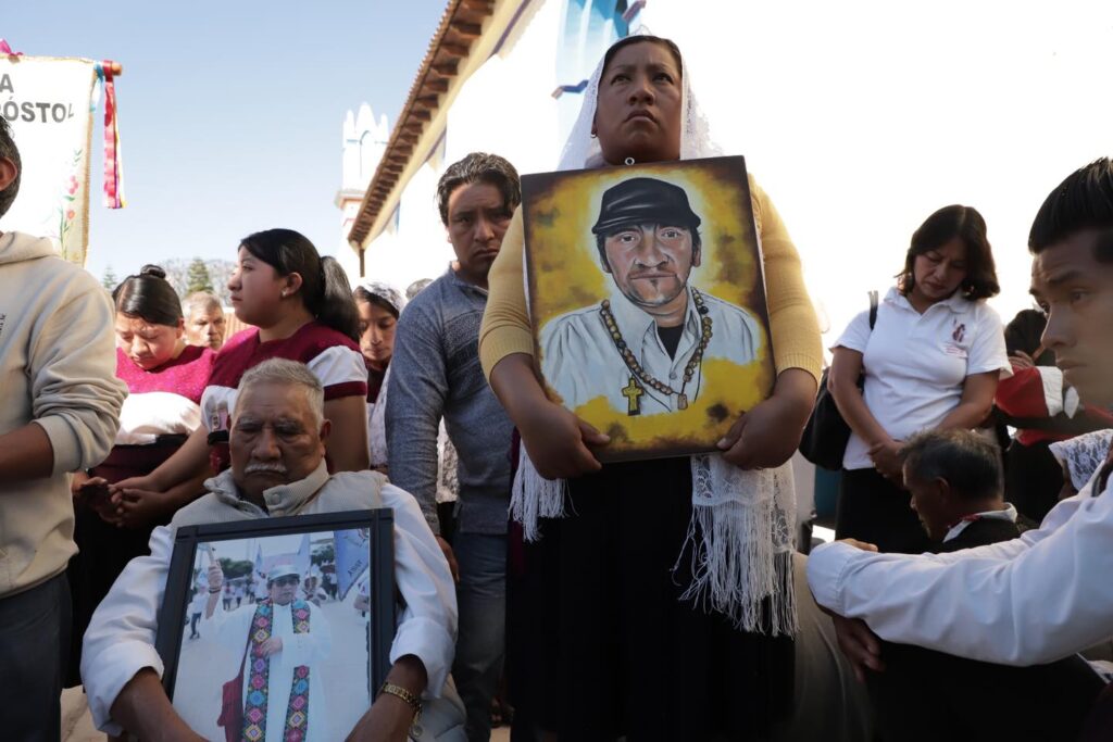 A cuatro meses del asesinato del padre Marcelo Pérez, la comunidad exige justicia y seguridad en Chiapas. Conoce el pronunciamiento completo.