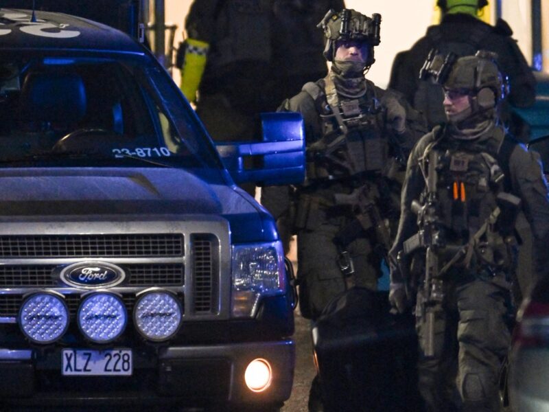 Tiroteo en escuela de Örebro, Suecia, deja casi 10 muertos. Primer ministro lo califica como el peor ataque masivo en la historia del país.