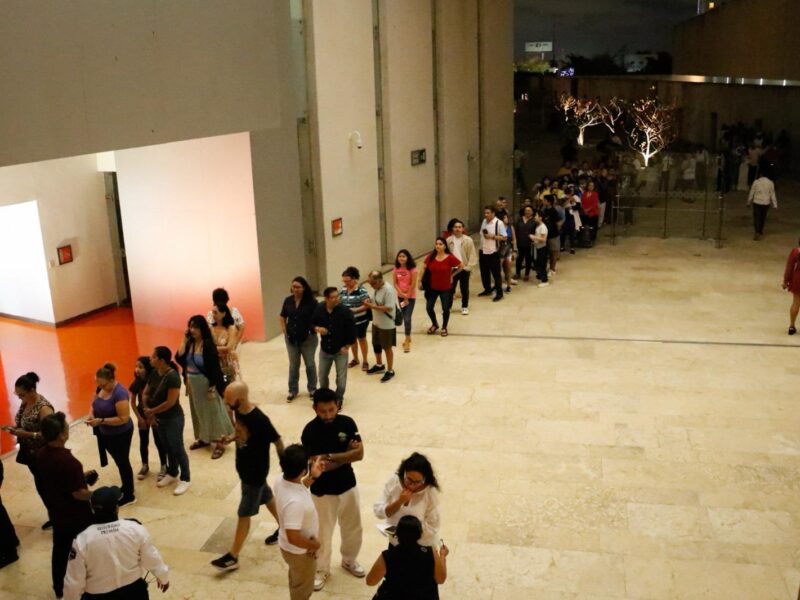 Más de 1,800 personas disfrutaron de una noche especial en el Gran Museo del Mundo Maya, celebrando el Día Internacional de la Lengua Materna.