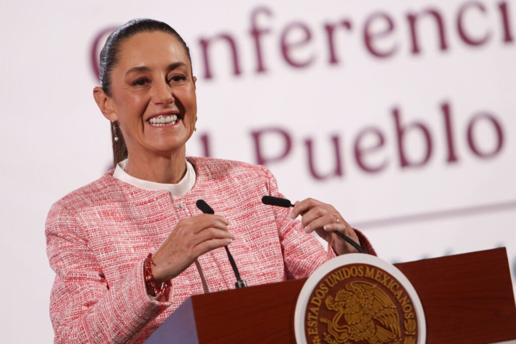 Sheinbaum no invita a la Suprema Corte al 108 Aniversario de la Constitución, destacando un acto republicano solo con dos poderes.