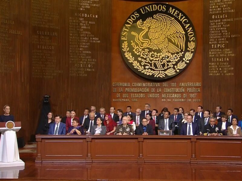 Claudia Sheinbaum reafirma que México no es colonia y defenderá su soberanía ante amenazas de injerencia extranjera, celebrando la Constitución.