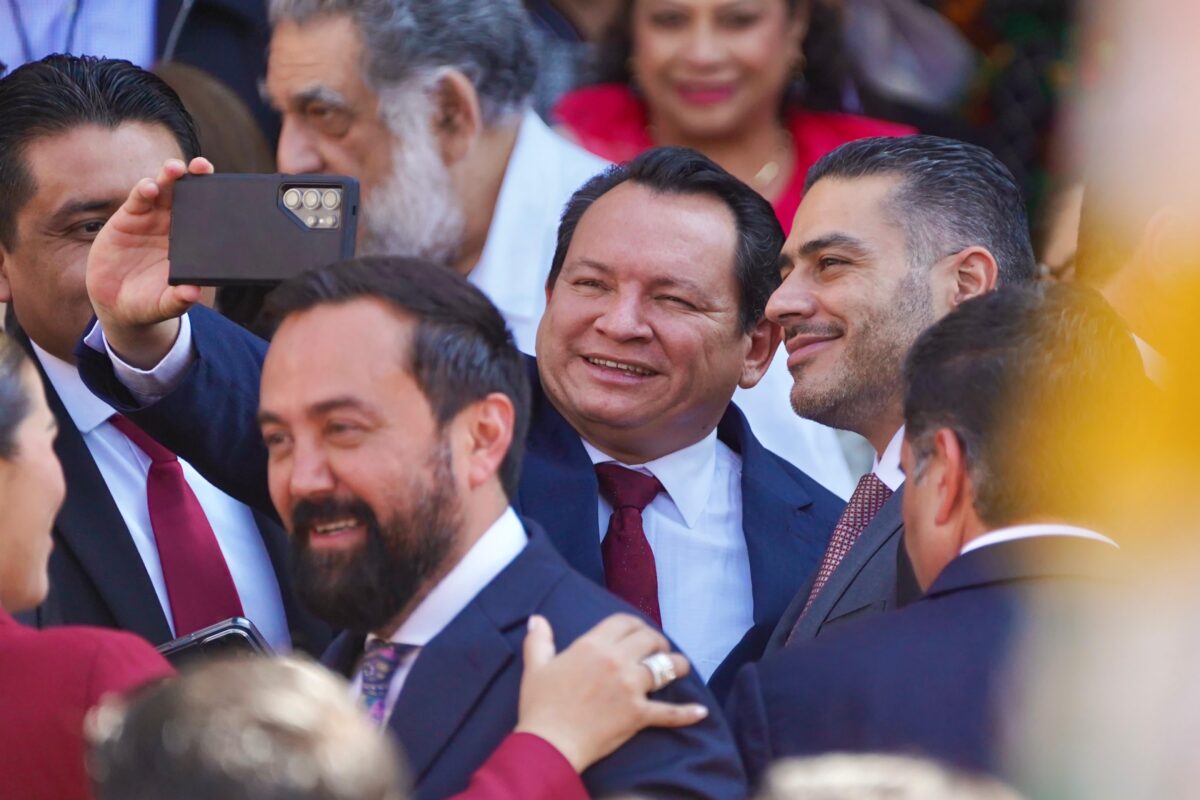 El gobernador Joaquín Díaz Mena participa en la conmemoración del CVIII aniversario de la Promulgación de la Constitución en Querétaro.