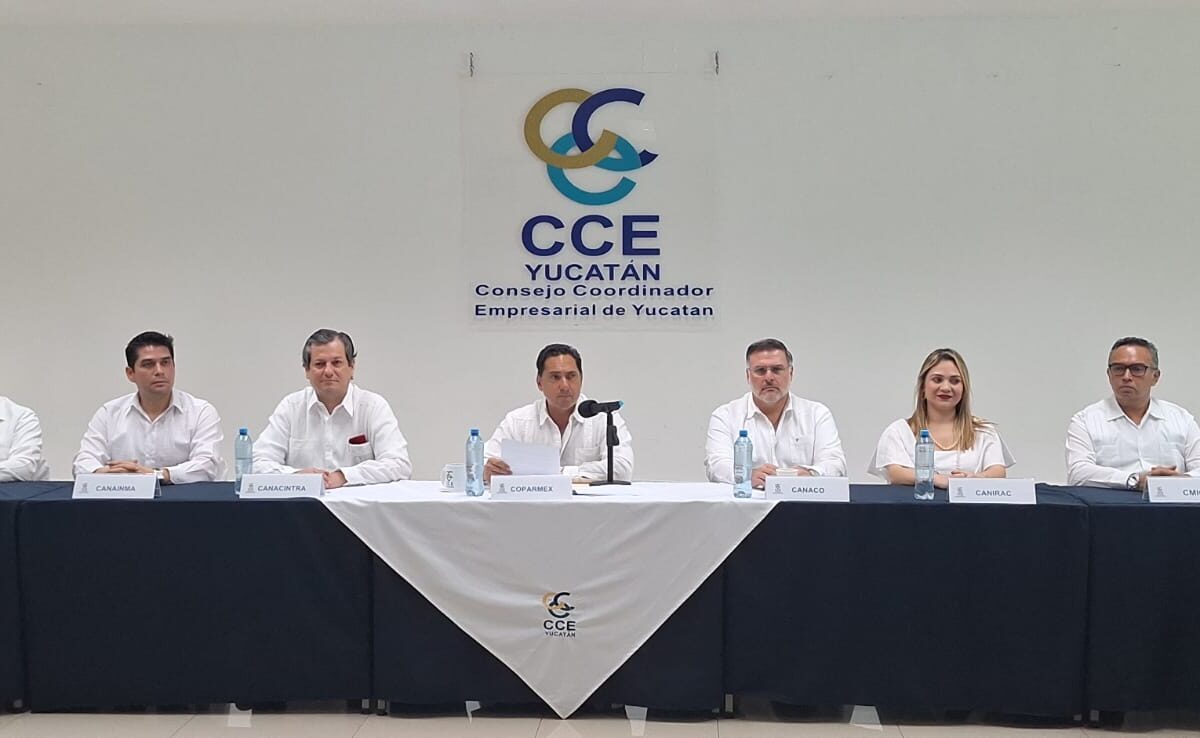 Emilio Blanco asume la presidencia del CCE Yucatán, enfocándose en la unidad empresarial, la transparencia y el desarrollo económico de la región.