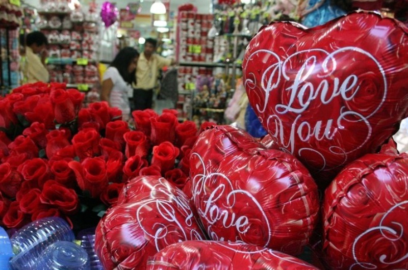 San Valentín impulsará la economía de Yucatán con una derrama de 632 millones de pesos, beneficiando a florerías, joyerías y tiendas de regalos.